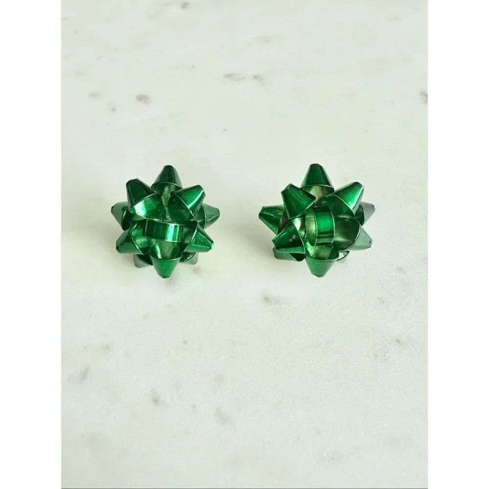 Green Christmas bow stud earring